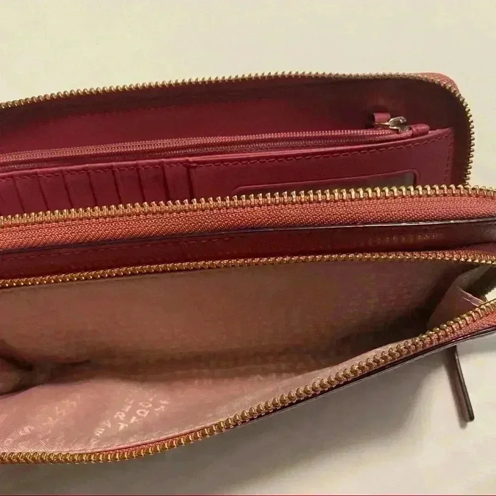 Kate Spade Wallet With Wristlet
